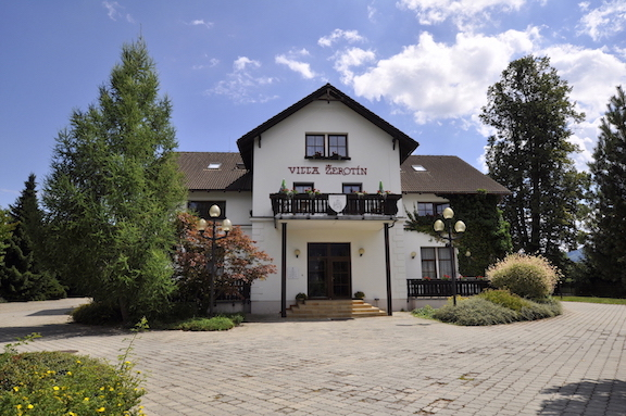 Villa Žerotín Penzion Bed & Breakfast