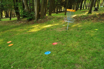 zdarma zapůjčení discgolf vybavení a vstup na hřiště