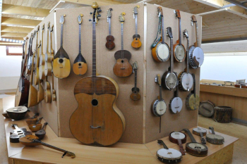 1+1 osoba ZDARMA na vstupné do expozice hudebních nástrojů